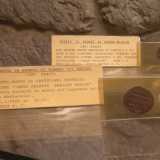 Tra questi uno dei pi� antichi � una moneta risalente all' epoca dell'imperatore bizantino Romano III Argiro (1028-1034)